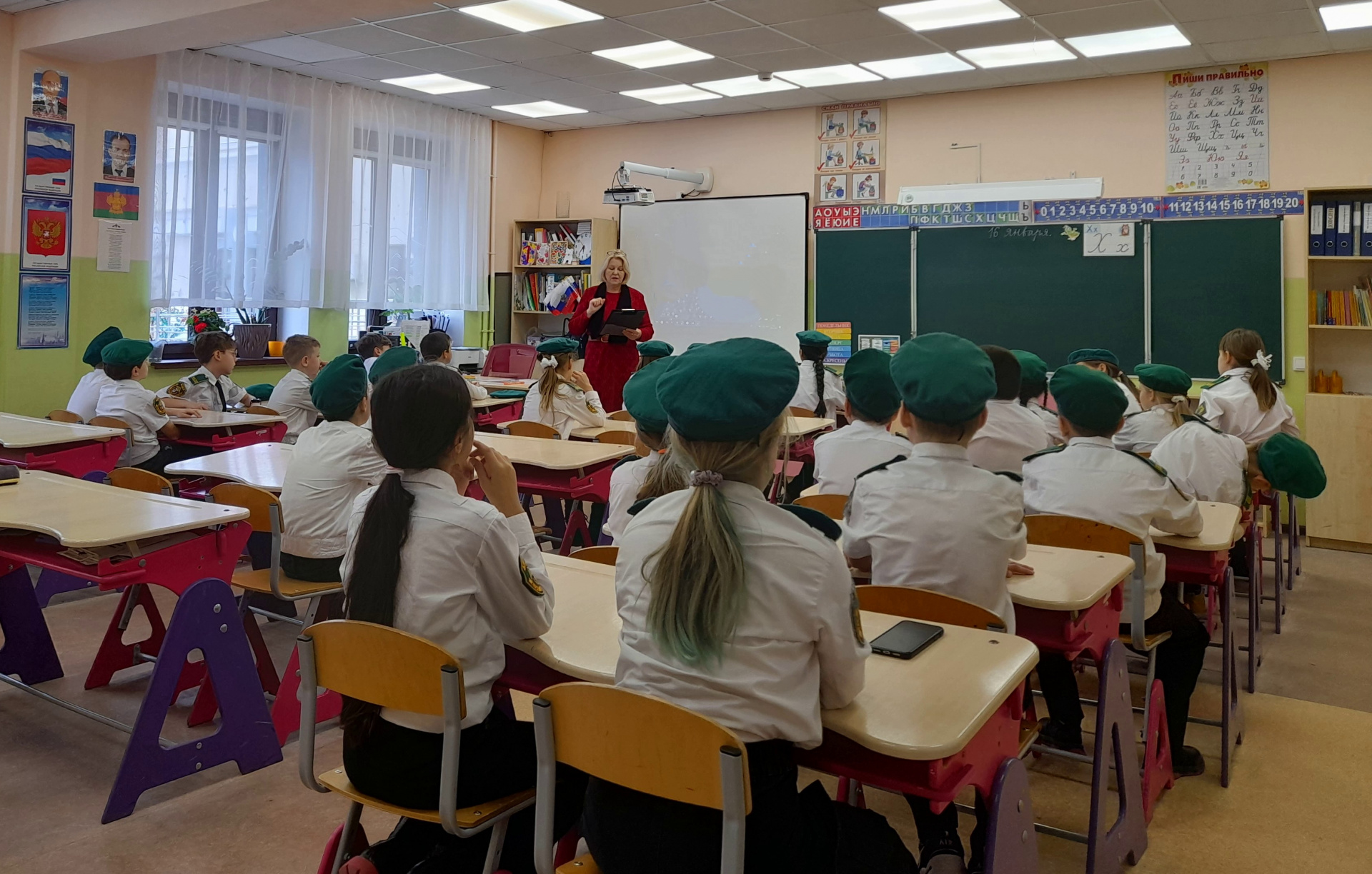  Сотрудники Геленджикского филиала провели библиоурок памяти 