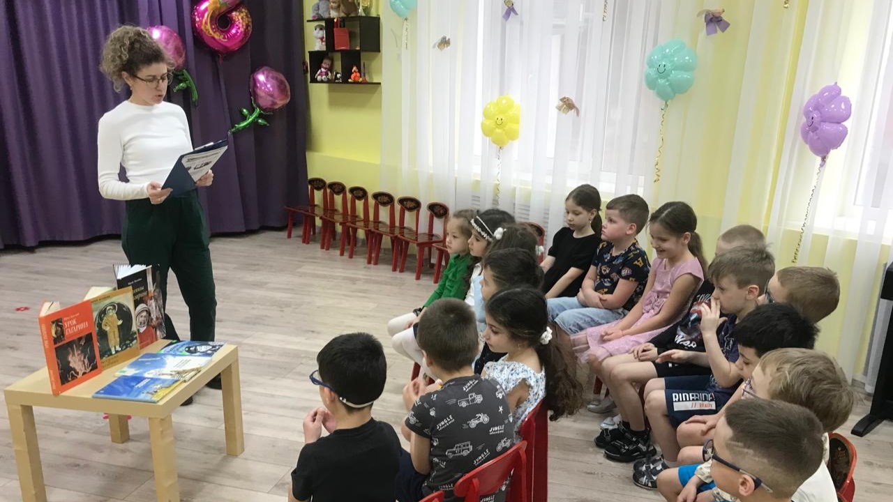  «Он век космический открыл». В«Чеховке» прошли литературные акции к 90-летию со дня рождения Юрия Гагарина