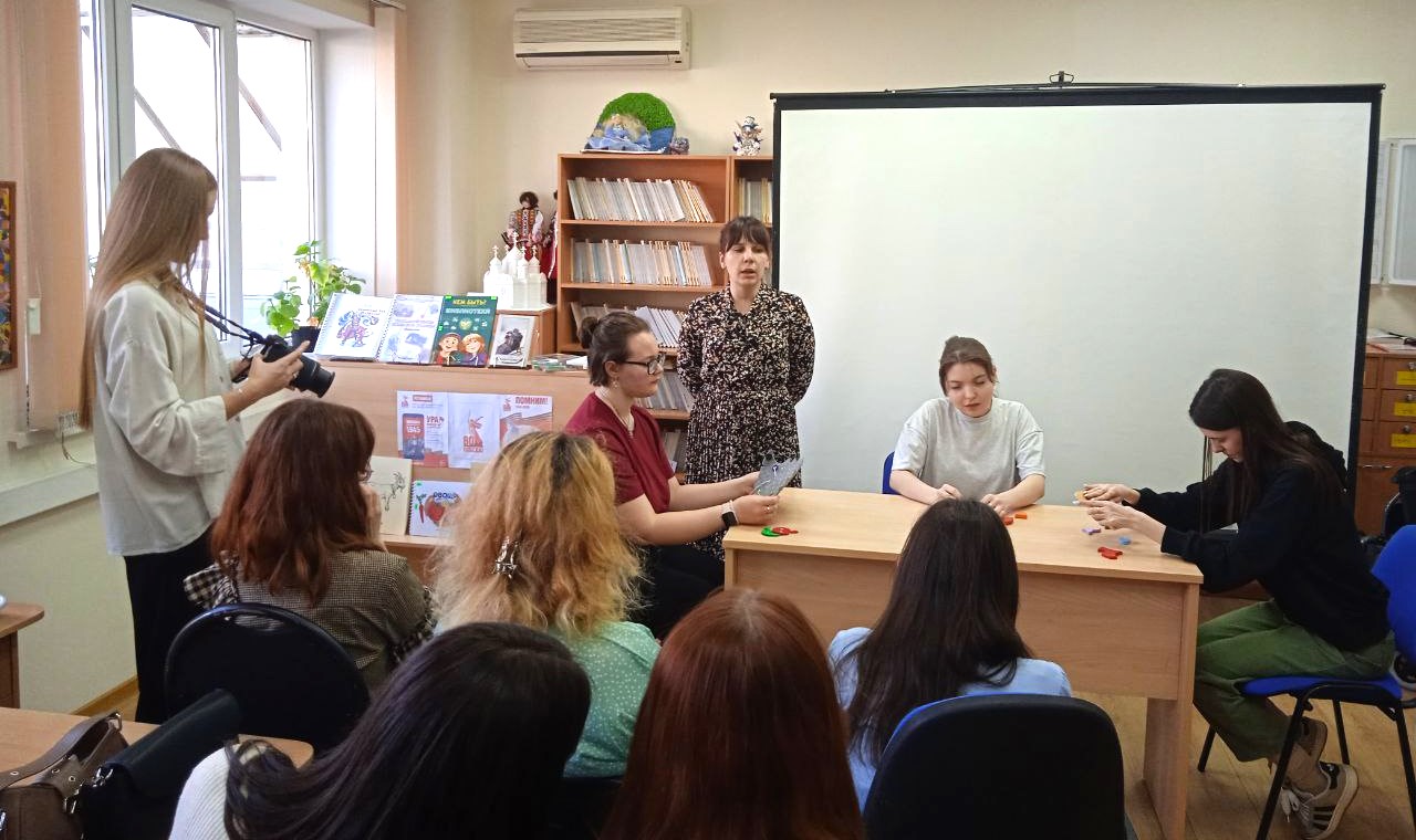 Краснодарские книголюбы изучили этику работы с детьми с ОВЗ