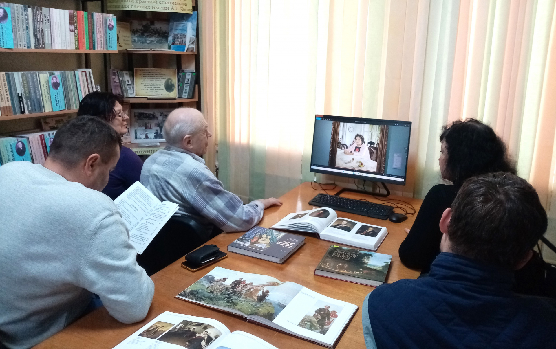 Читатели филиала Ейский посетили час искусства  «История одного шедевра» 