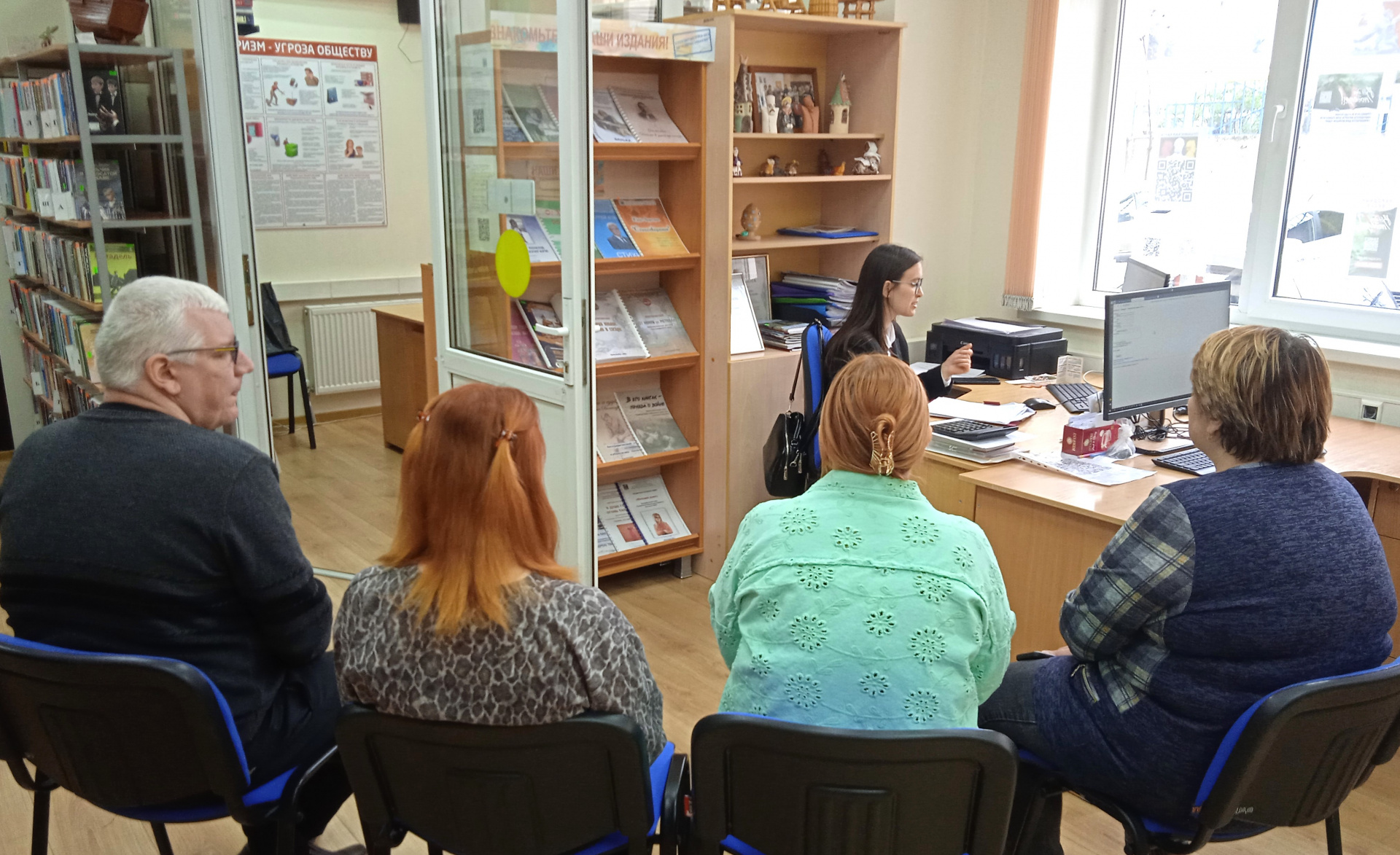 Юридическая консультация собрала читателей и сотрудников «Чеховки»