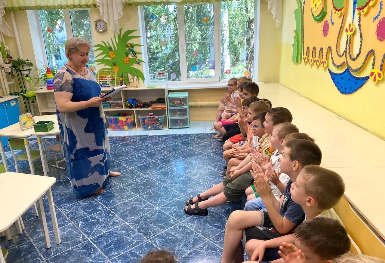 Занятие «Русские сказки – источник мудрости» провели специалисты отдела делового и досугового чтения  
