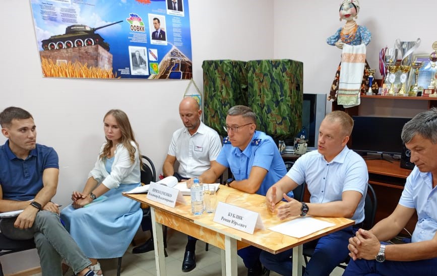 Читатели Ейского филиала посетили встречу с сотрудниками администрации города