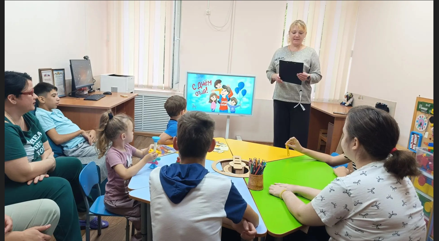 В филиале Крымский провели поздравительную акцию «Папам посвящается»