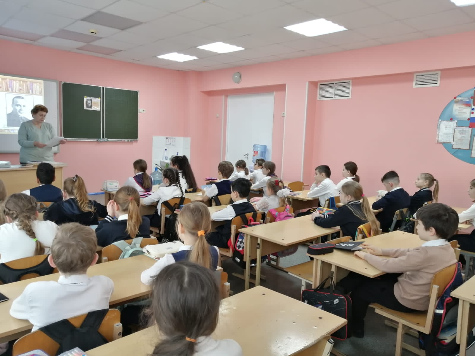   «В команде с Тимуром». Сочинский филиал провел библиоурок для юных читателей по творчеству А. Гайдара